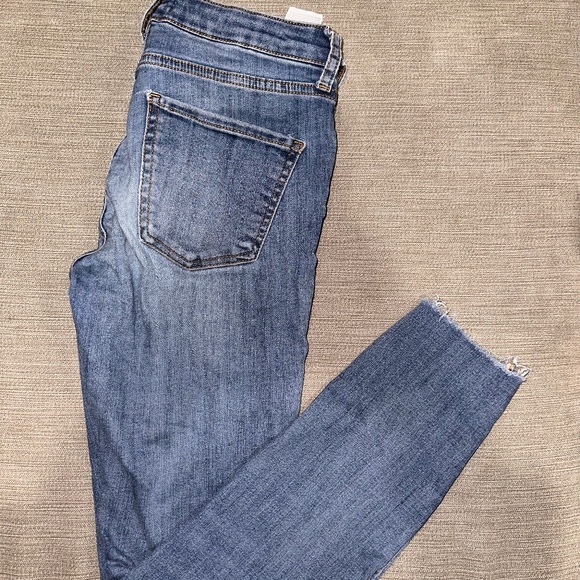 Zara Skinny Jeans - Picture 1 of 3